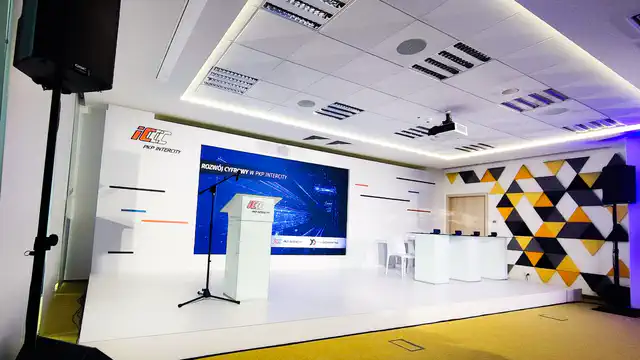 Konferencja prasowa PKP Intercity - nagłośnienie, oświetlenie - klient: KDK Events