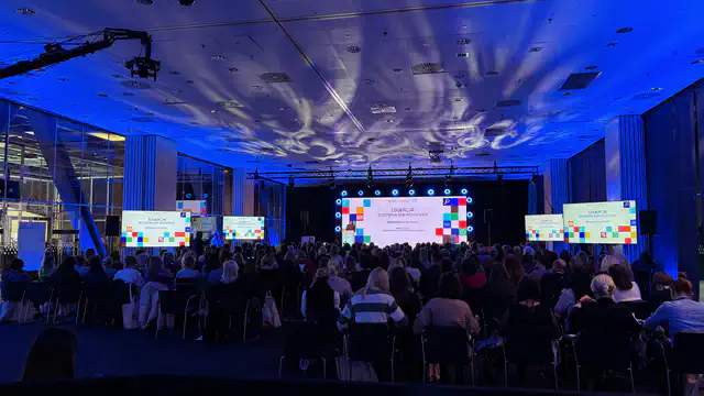 Konferencja IBE - Centrum Nauki Kopernik Warszawa - nagłośnienie, oświetlenie, multimedia, scena, transmisja online - klient: KDK Events 