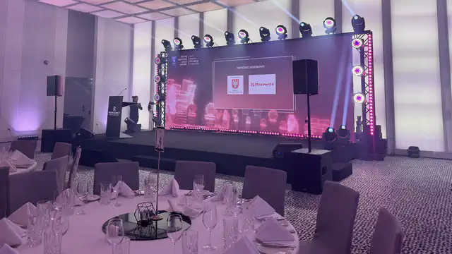 Gala PNSA - Hotel Renaissance - nagłośnienie, oświetlenie, multimedia, transmisja online, scena - klient: KDK Events