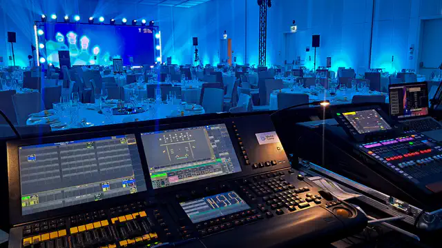 Gala PNSA - Hotel Renaissance Warszawa - nagłośnienie, oświetlenie, multimedia, scena, transmisja online - klient: KDK Events
