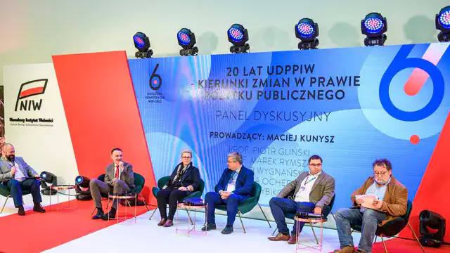 Konferencja hybrydowa NIW - Stadion Miejski Legia w Warszawie -  nagłośnienie, oświetlenie, multimedia, transmisja online - 4 sale - klient: KDK Events