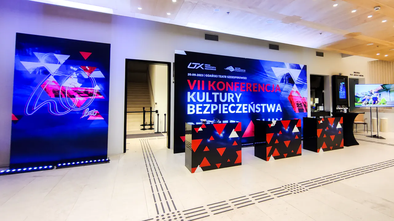 UTK - Gala wręczenia nagród - Gdański Teatr Szekspirowski - Konferencja hybrydowa - The Tides w Warszawie - oświetlenie, multimedia - ekran LED, TV