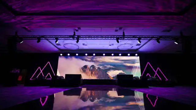 Konferencja i Gala Smith & Nephew - Hotel Hilton w Warszawie - nagłośnienie, oświetlenie, multimedia, scena, scenografia
