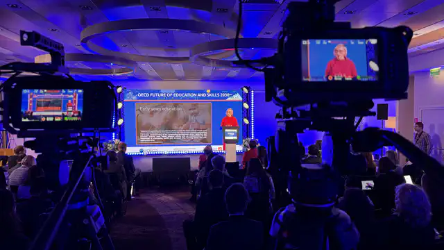 Konferencja online PARP - nagłośnienie, oświetlenie, multimedia, transmisja online - klient: KDK Events