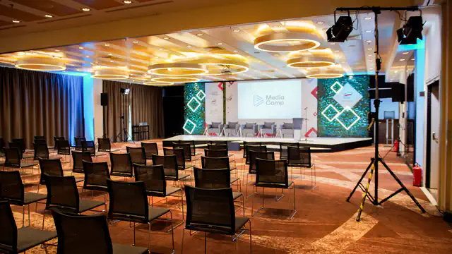 Konferencja NIW - Hotel Novotel w Warszawie - nagłośnienie, oświetlenie, multimedia - klient: KDK Events