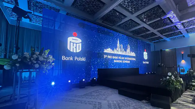 Konferencja dla Banku - Hotel Verte w Warszawie - nagłośnienie, oświetlenie, multimedia, scena - klient: KDK Events