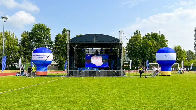 Wydarzenie plenerowe CPK - nagłośnienie, oświetlenie, multimedia, scena - klient: KDK Events